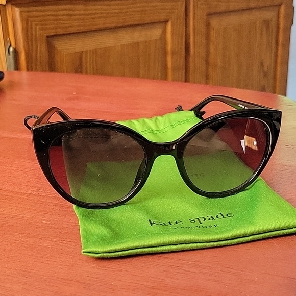Kate Spade Samanthas Sunglasses - Picture 3 of 5